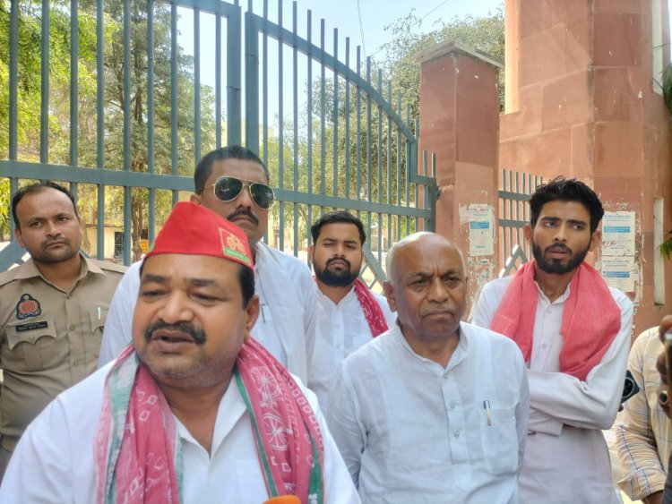 लोकसभा की हमीरपुर-महोबा सीट पर ढाई दशक बाद गठबंधन की दौड़ी साइकिल