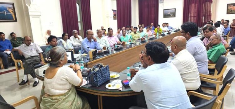 इलाहाबाद विश्वविद्यालय में होगा ग्रीन अडिट, पेड़ों पर लगेंगे क्यूआर कोड : प्रो. संगीता श्रीवास्तव