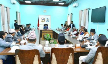 नेपाल ने नदी में गिरी दो बसों और शव ढूंढने के लिए भारत से की मदद की गुहार