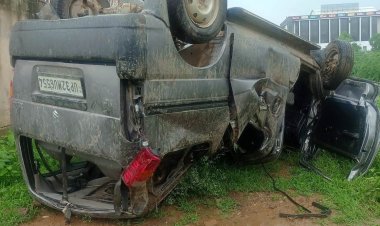 लखनऊ में डिवाइडर से टकरायी स्कूल वैन, छह बच्चे घायल