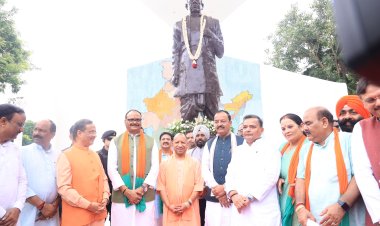 सीएम योगी के नेतृत्व में निकली विभाजन विभीषिका स्मृति मौन पदयात्रा