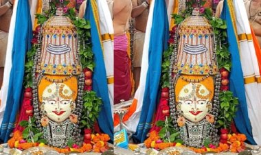 तिरंगे के रंगों से सजे भगवान महाकाल, भस्म आरती में मनाया गया आजादी का उत्सव