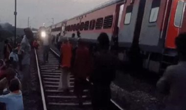 कानपुर में साबरमती एक्सप्रेस के डिब्बे पटरी से उतरे, रेस्क्यू ऑपरेशन जारी