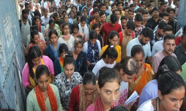 यूपी पुलिस भर्ती: दो पुलिसकर्मी समेत दस गिरफ्तार