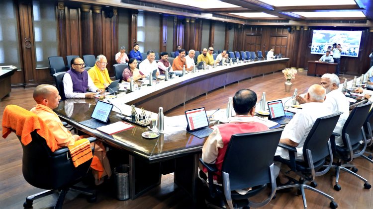 योगी कैबिनेट का बड़ा फैसला, 24 साल बाद बढ़ाई संस्कृत विद्यालयों-महाविद्यालयों के विद्यार्थियों की छात्रवृत्ति