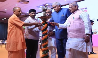 औद्योगिक मंत्री नंदी ने यूपी इंटरनेशनल ट्रेड शो का शुभारंभ किए जाने पर अतिथियों को जताया आभार