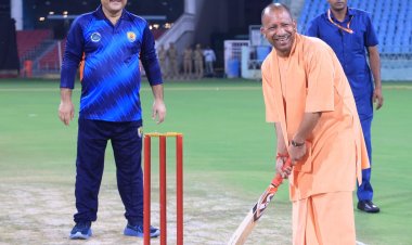 मुख्यमंत्री योगी आदित्यनाथ ने लखनऊ के इकाना स्टेडियम में 36वें अखिल भारतीय एडवोकेट क्रिकेट टूर्नामेंट का किया शुभारंभ