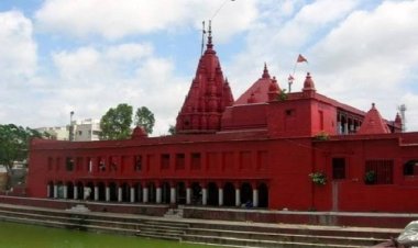 शारदीय नवरात्र के चौथे दिन मां कुष्मांडा दरबार में श्रद्धालुओं ने किया दर्शन पूजन