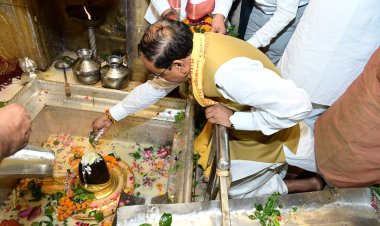 उपमुख्यमंत्री केशव प्रसाद मौर्य ने श्री काशी विश्वनाथ मंदिर में किया दर्शन पूजन