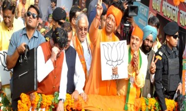 कानपुर में मुख्यमंत्री योगी आदित्यनाथ के रोड शो में उमड़ा जनसैलाब, योगी मोदी के नारों से गूंज उठा सीसामऊ