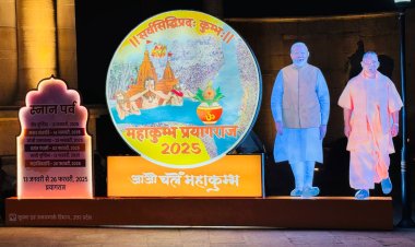 प्रयागराज महाकुम्भ 2025 के स्वागत में लखनऊ में बना भव्य सेल्फी प्वाइंट