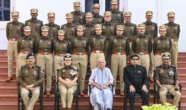 समाज सेवा का दृष्टिकोण अपनाएं अधिकारी:आनंदीबेन पटेल