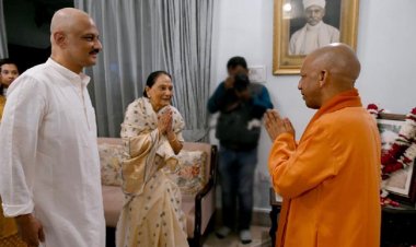 न्यायमूर्ति गिरिधर मालवीय के परिजनों से मिलने पहुंचे सीएम योगी, जताई संवेदना 