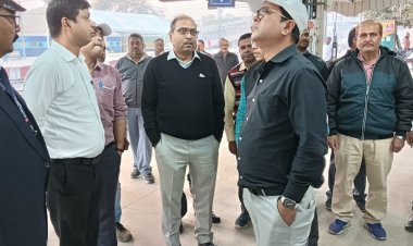 मंडल रेल प्रबंधक वाराणसी ने महाकुंभ की तैयारियों को परखने के लिए किया विन्डो ट्रेलिंग