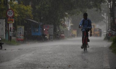 चक्रवात फेंगल के आज समुद्र तट से टकराने की संभावना, तमिलनाडु और पुडुचेरी में उठ रही ऊंची लहरें, तेज हवा के साथ हो रही बरसात