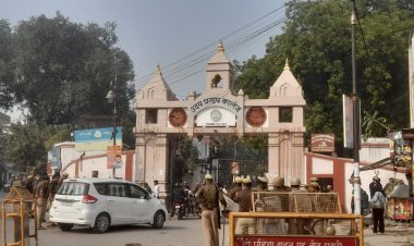 यूपी कालेज पुलिस छावनी में तब्दील,छात्रों ने मजार के पास हनुमान चालीसा पढ़ने का किया ऐलान