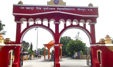 कुलपति ने किया सेमेस्टर परीक्षाओं का औचक निरीक्षण