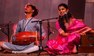 भारत की मैथिली ठाकुर के लोकगीतों से गूंजा मेलबर्न का फेडरेशन स्क्वेयर