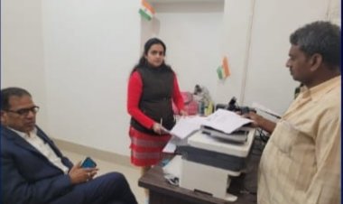 अनुपस्थित कर्मियों पर होगी कठोर कार्रवाई : एसडीएम