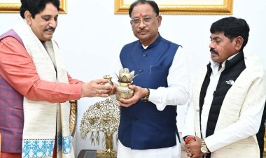 उत्तर प्रदेश के मुख्यमंत्री योगी आदित्यनाथ ने छत्तीसगढ़ के मुख्यमंत्री साय के लिए भेजा महाकुंभ में शामिल होने का आमंत्रण