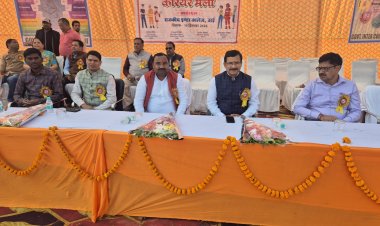 जिला पंचायत अध्यक्ष में दीप प्रज्वलन के साथ किया कैरियर मेले का शुभारम्भ 