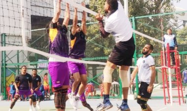 वालीबाल प्रतियोगिता : कोलकाता ने मुंबई को दी मात, चंडीगढ़ ने बेंगलुरू को हराया