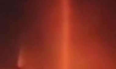 गोरखपुर: तीन मंजिला इमारत में भीषण आग, फंसे लाेगाें काे सुरक्षित निकाला गया 