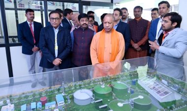 मुख्यमंत्री ने प्रयागराज में किया प्रदेश के पहले एमएसडब्ल्यू आधारित बाॅयो सीएनजी प्लांट का निरीक्षण
