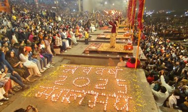 साल 2024 के आखिरी दिन गंगा आरती में उमड़ा आस्था का सैलाब 