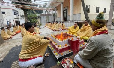वेद छात्रों ने वैदिक मंत्रों से किया नये साल का स्वागत