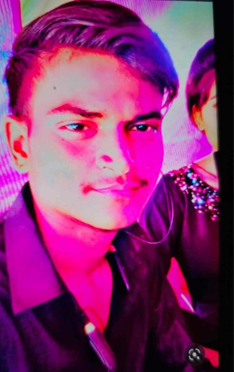 घर के दरवाजे पर पीआरडी जवान के बेटे की चाकू मारकर हत्या