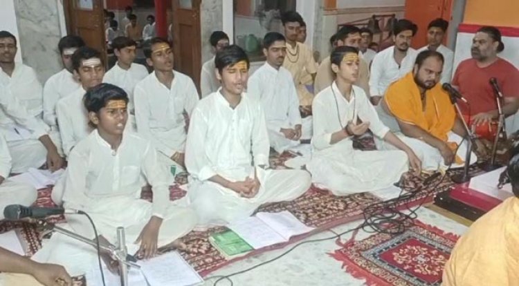 महाकुम्भ में प्रवाहित होगी वेदों की गंगा, संतों के शिविर में गूंजेंगे वेद