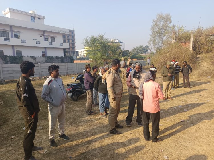 बड़ागांव भेलखा में युवक की ईंट से सिर कूंच कर हत्या, पुलिस छानबीन में जुटी