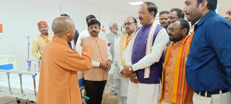 महाकुंभ क्षेत्र में मुख्यमंत्री योगी ने विभिन्न परियोजनाओं का किया निरीक्षण
