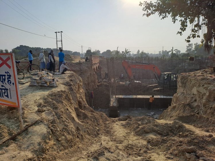 राजमार्ग को भी किया यातायात के लिए पूर्णत: बंद, पहुंच मार्ग बना मौत का कुंआ