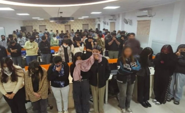 नोएडा में फर्जी कॉल सेंटर का खुलासा, 9 महिलाओं समेत 76 आरोपी गिरफ्तार