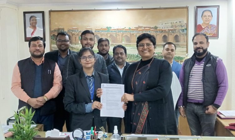 विश्वविद्यालय के विद्यार्थियों को प्रोजेक्ट के लिए मिला अनुदान