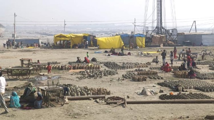 हजारों ग्रामीण महिलाओं की जीविका का जरिया बन रहा महाकुम्भ