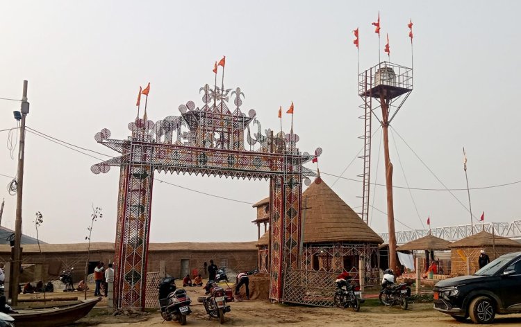 देवरहा बाबा के मचान के पास 18 वर्ष से लगातार जल रही श्री राम अखंड ज्योति