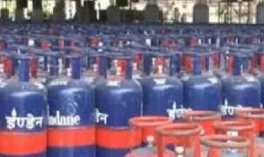 कॉमर्शियल गैस सिलेंडर 16 रुपये तक हुआ सस्ता, नई दरें लागू