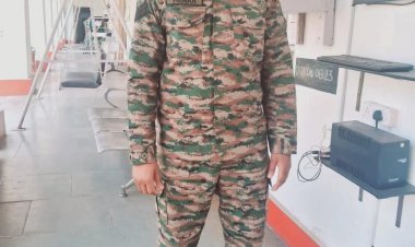 बलिदानी जवान के घर पहुंचे सपा विधायक ने परिजनों को दी सांत्वना