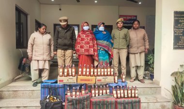 देशी-विदेशी शराब की तस्करी करने वाली दो महिला तस्कर गिरफ्तार,230 लीटर शराब बरामद