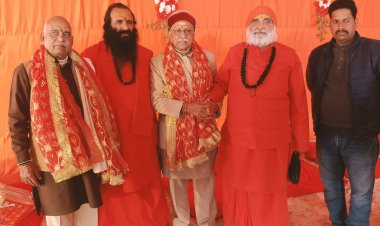 विहिप पदाधिकारियों का निरंजनी अखाड़े में हुआ स्वागत सम्मान
