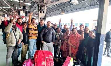 गौ माता को राष्ट्र माता का दर्जा दिलाने की मांग, प्रयागराज कुंभ के लिए प्रस्थान किया