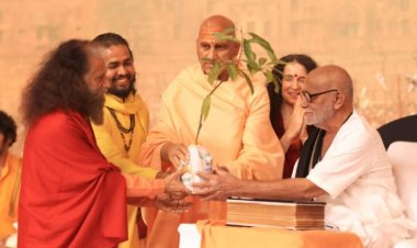 सत्य और धर्म की राह का संदेश देती है श्रीराम कथा: मोरारी बापू