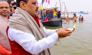 महाकुम्भ: राजस्थान के मुख्यमंत्री ने संगम में लगाई आस्था की डुबकी, बड़े हनुमान जी के किये दर्शन 