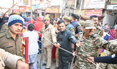 महाकुंभ: श्रद्धालुओं का पलट प्रवाह काशी में, इंटर तक के विद्यालय बंद व ऑनलाइन पढ़ाई