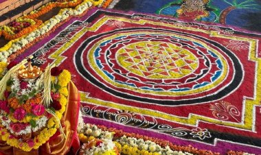 महाकुम्भ की कुशलता के साथ राष्ट्र की सम्पन्नता के  लिए हो रहा श्रीचक्र यज्ञ