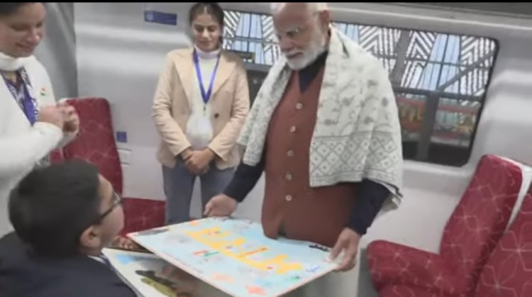 प्रधानमंत्री मोदी ने साहिबाबाद से न्यू अशोक नगर खंड पर किया नमाे भारत ट्रेन का शुभारंभ, स्कूली बच्चों के साथ किया सफर