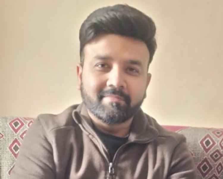 उप्र : हमीरपुर के अधिवक्ता के पुत्र विकास बने वैज्ञानिक, जापान के राष्ट्रीय विवि में कैंसर राेग पर करेंगे रिसर्च